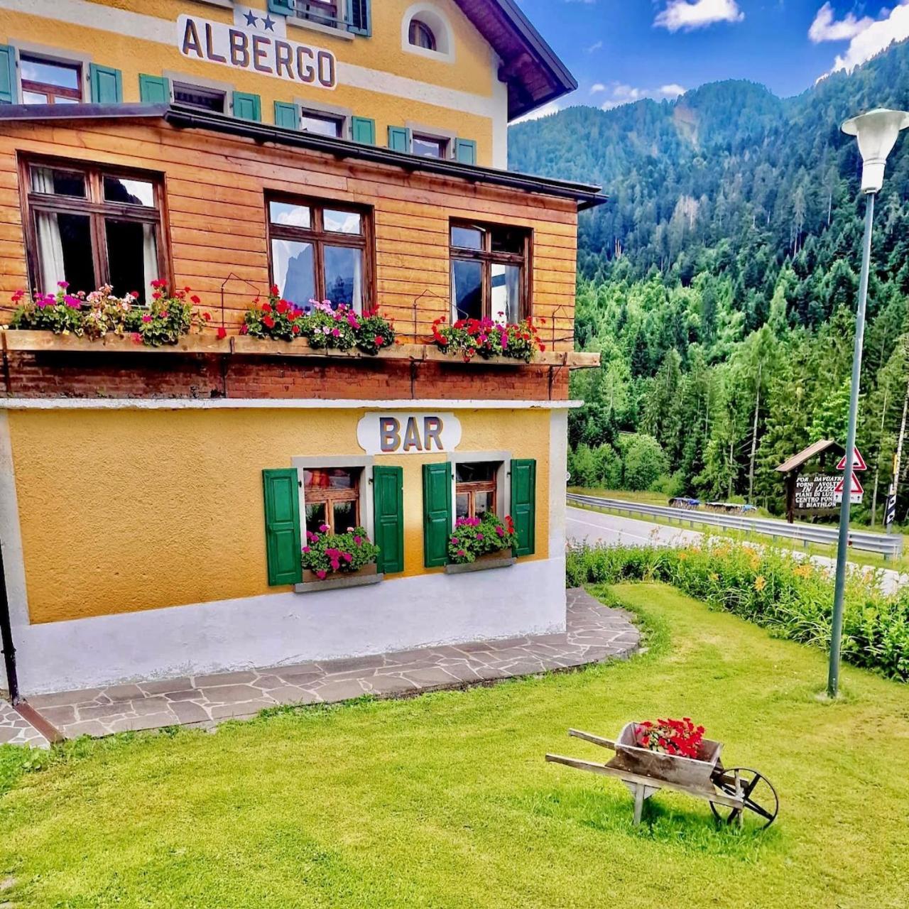 Albergo Piani Di Luzza Forni Avoltri Esterno foto